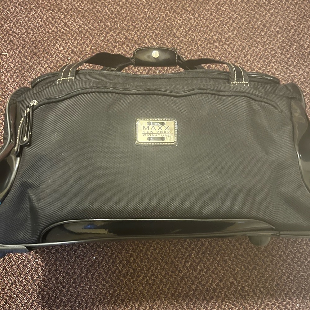Maxx New York Rolling Duffel Bag Black Gem